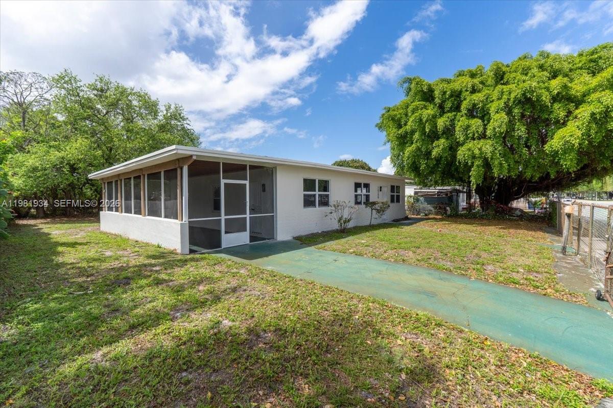 BUNCHE PARK - Residential