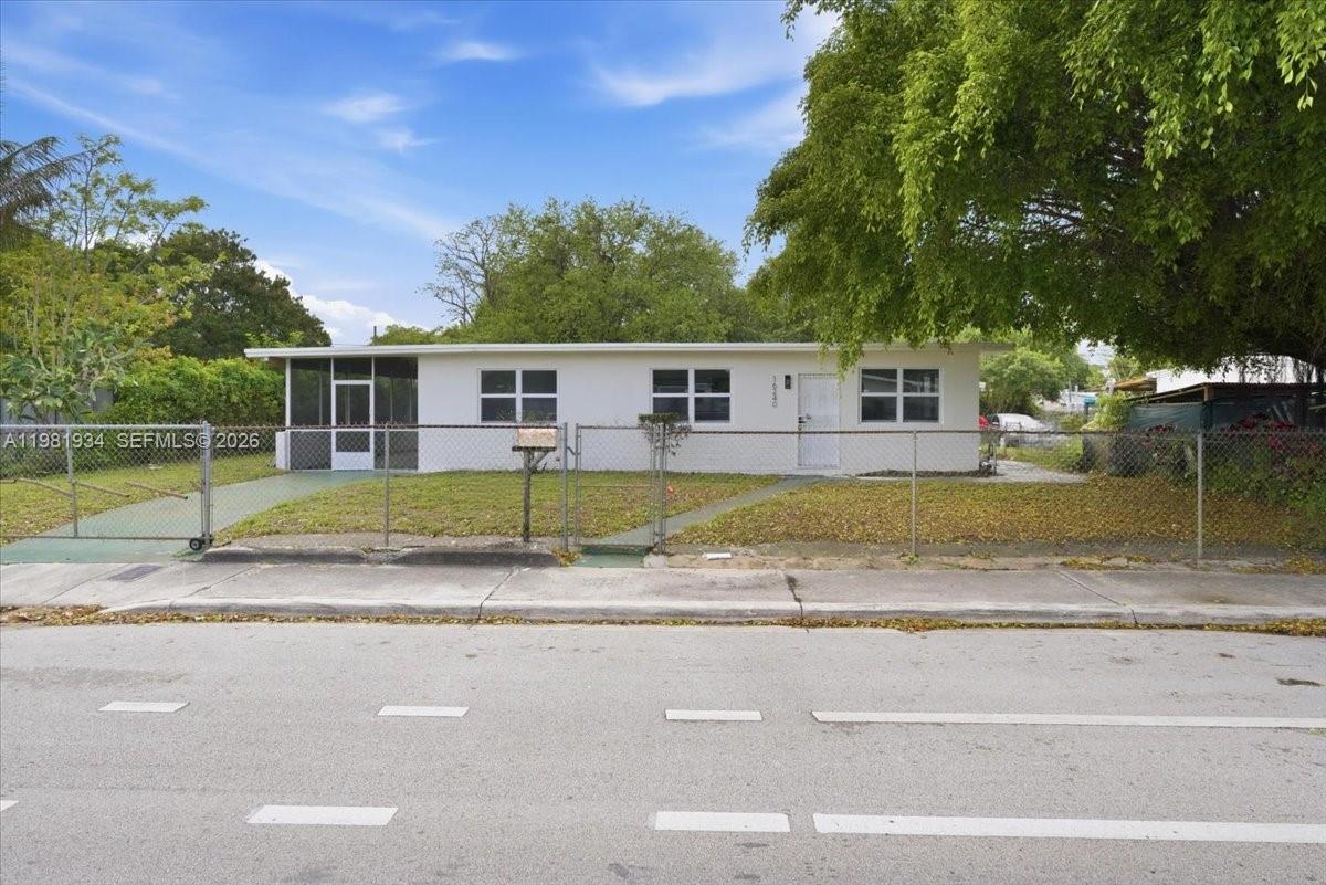 BUNCHE PARK - Residential