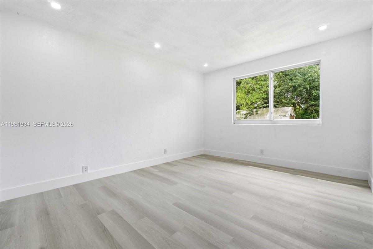 BUNCHE PARK - Residential