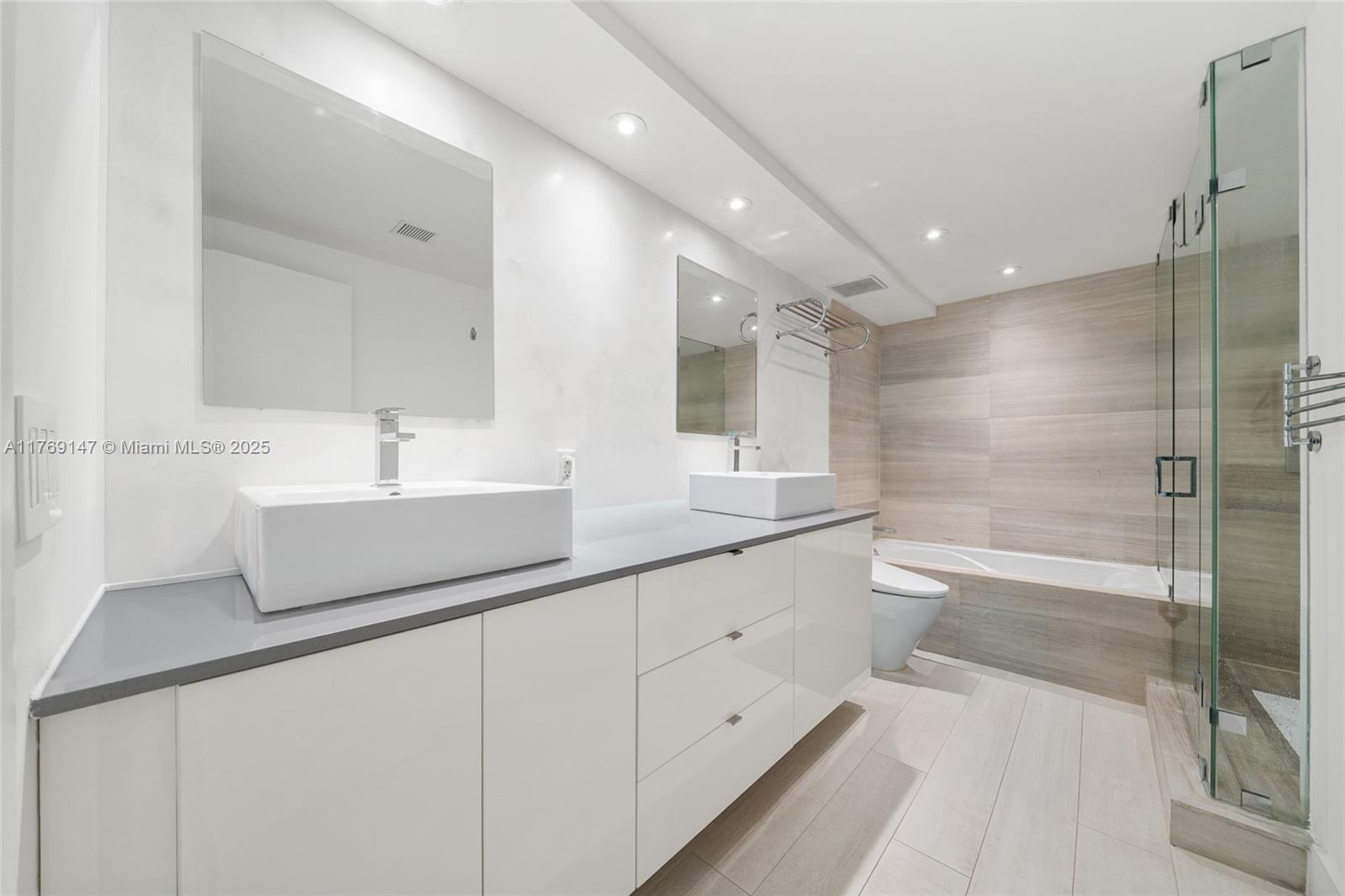 TOWERS OF KEY BISCAYNE CO - Residential Lease