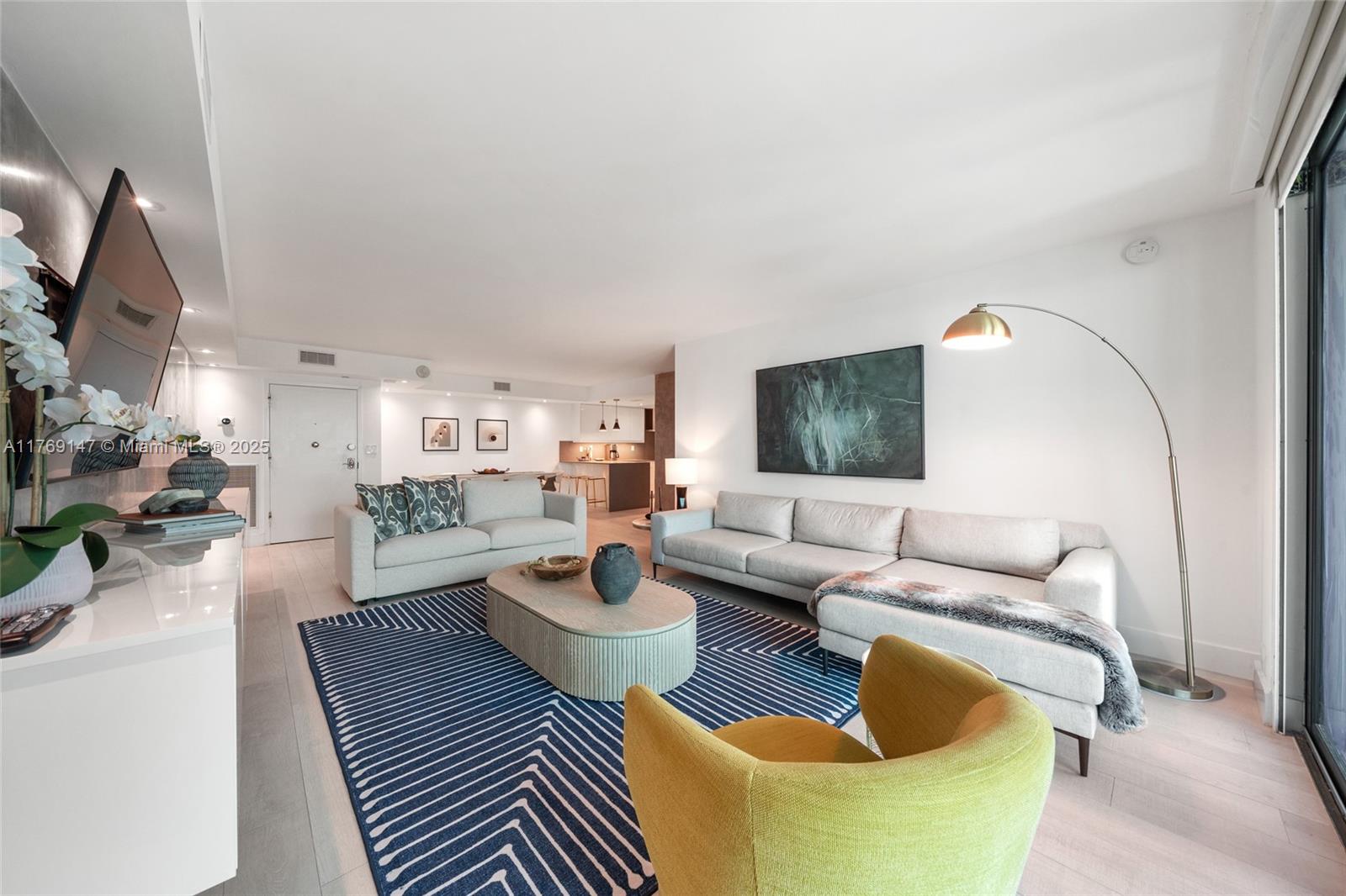 TOWERS OF KEY BISCAYNE CO - Residential Lease