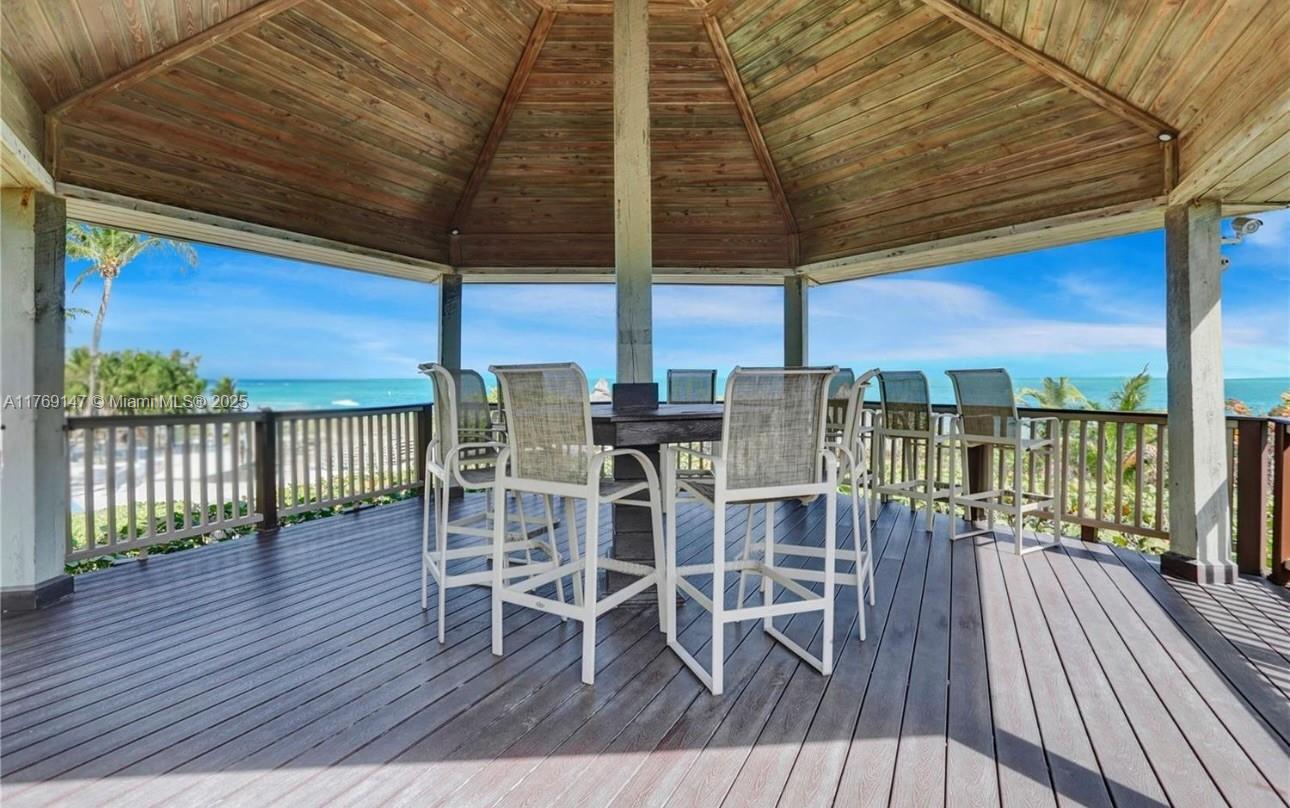 TOWERS OF KEY BISCAYNE CO - Residential Lease