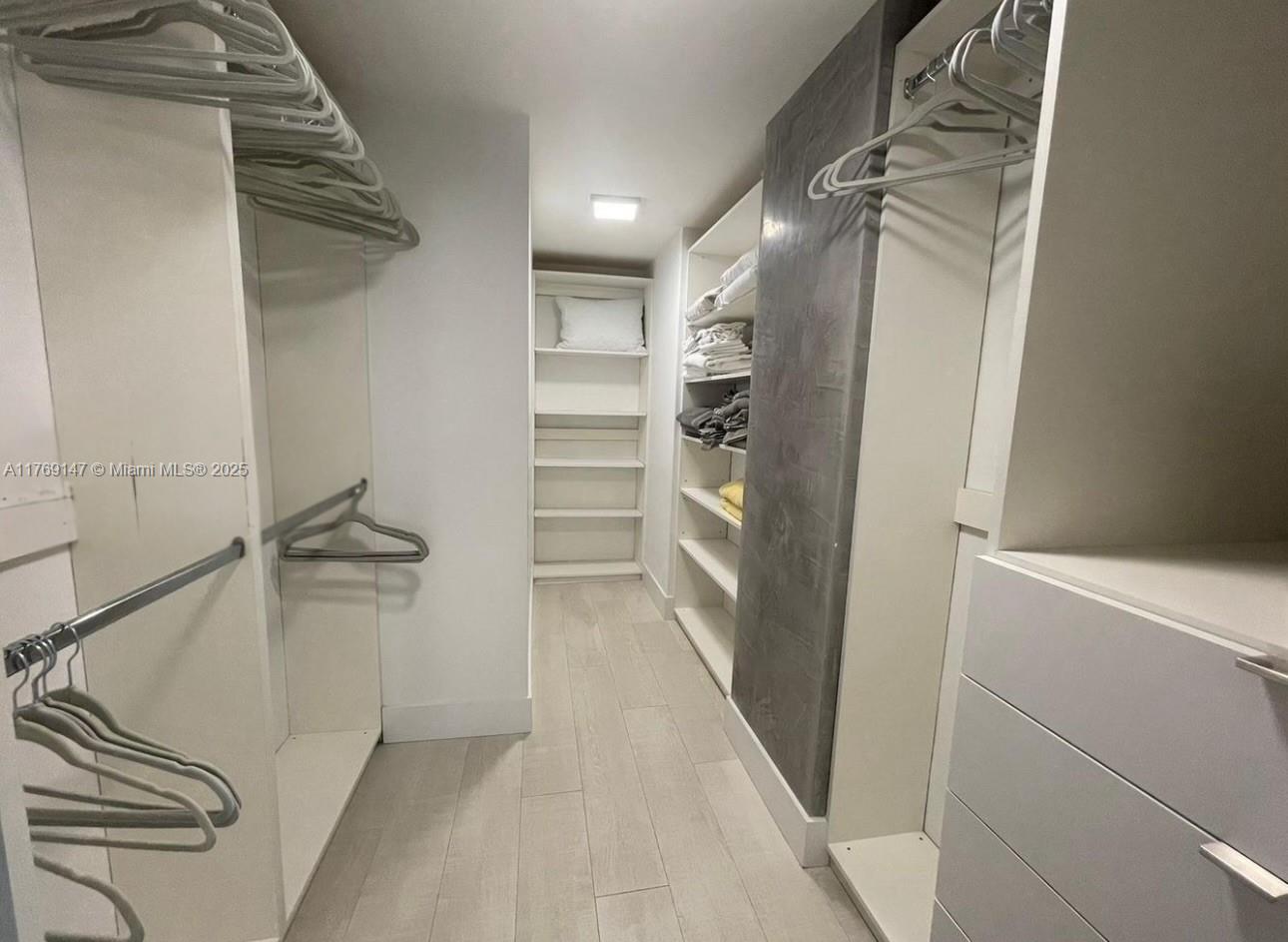 TOWERS OF KEY BISCAYNE CO - Residential Lease