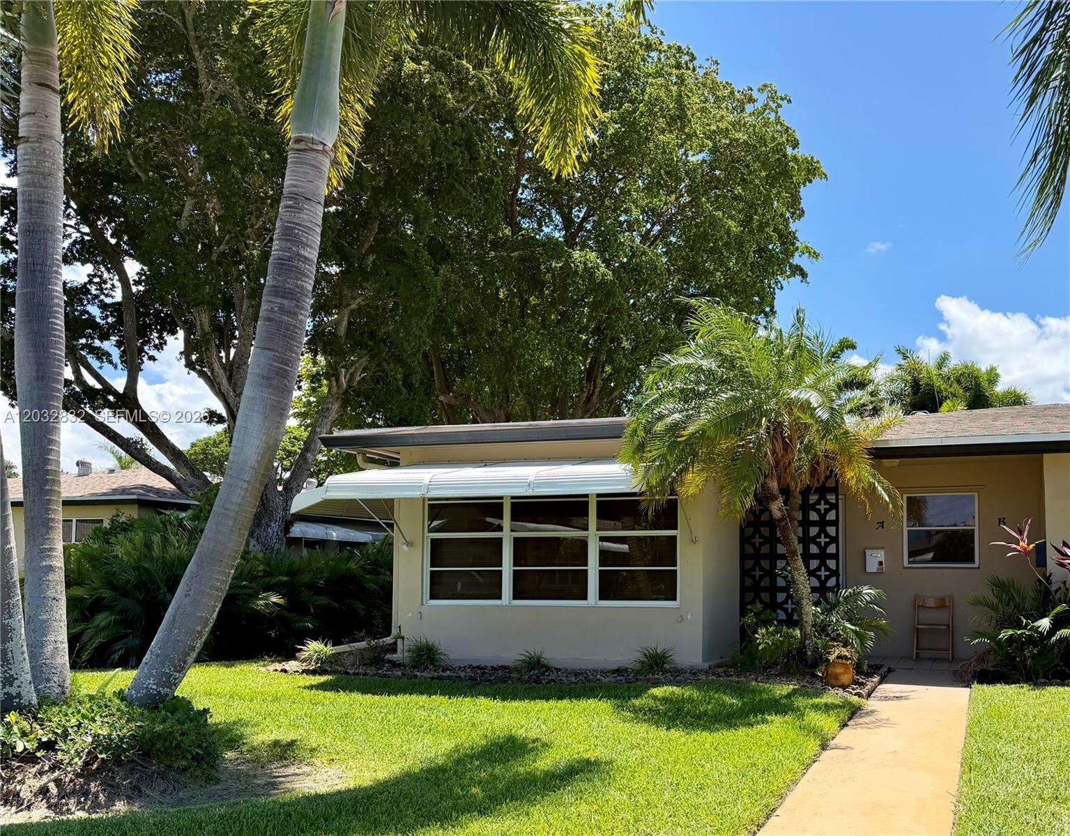 View photos, virtual tours, details... 1042 North Dr A