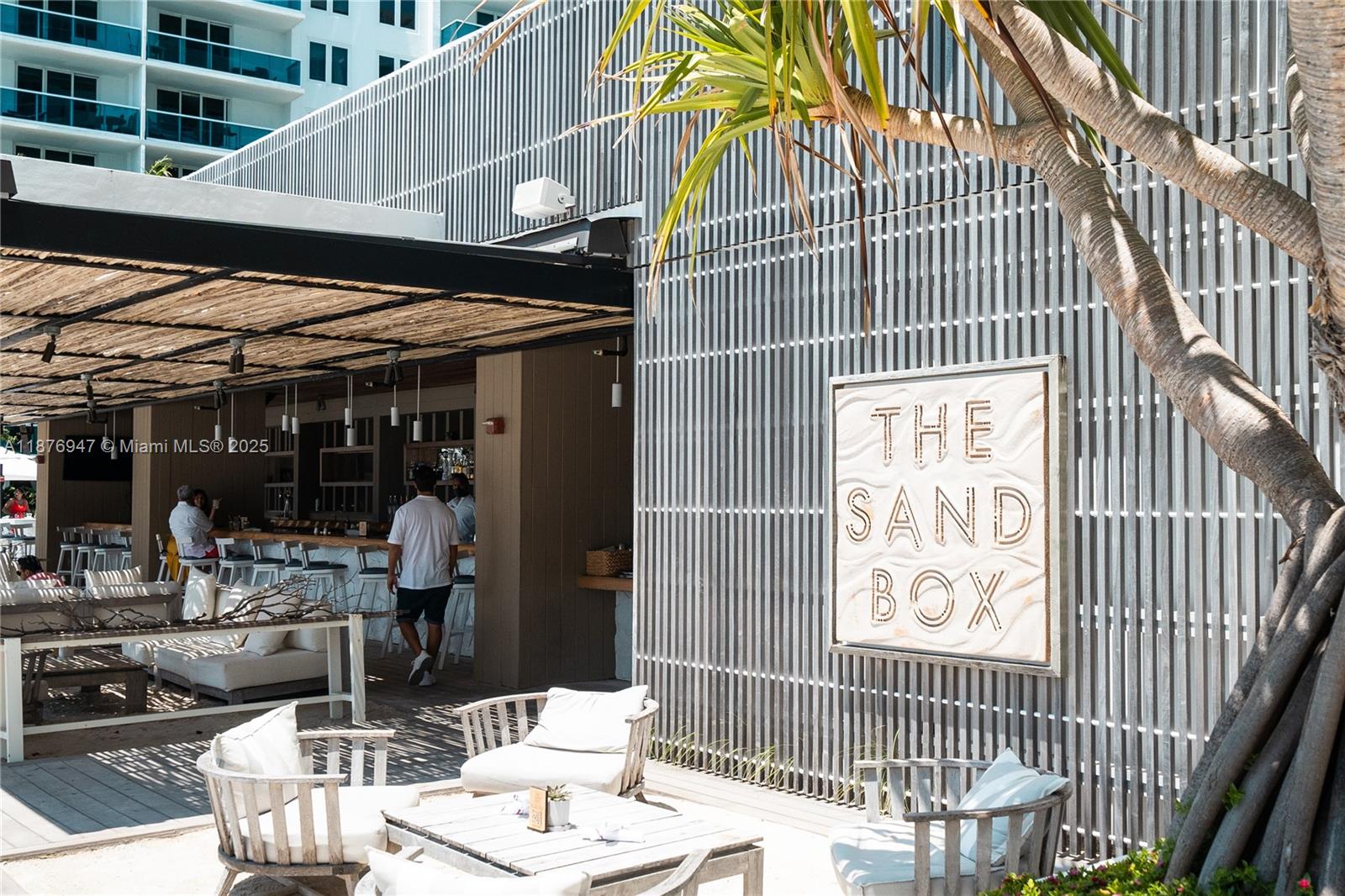 RONEY PALACE CONDO - Residential