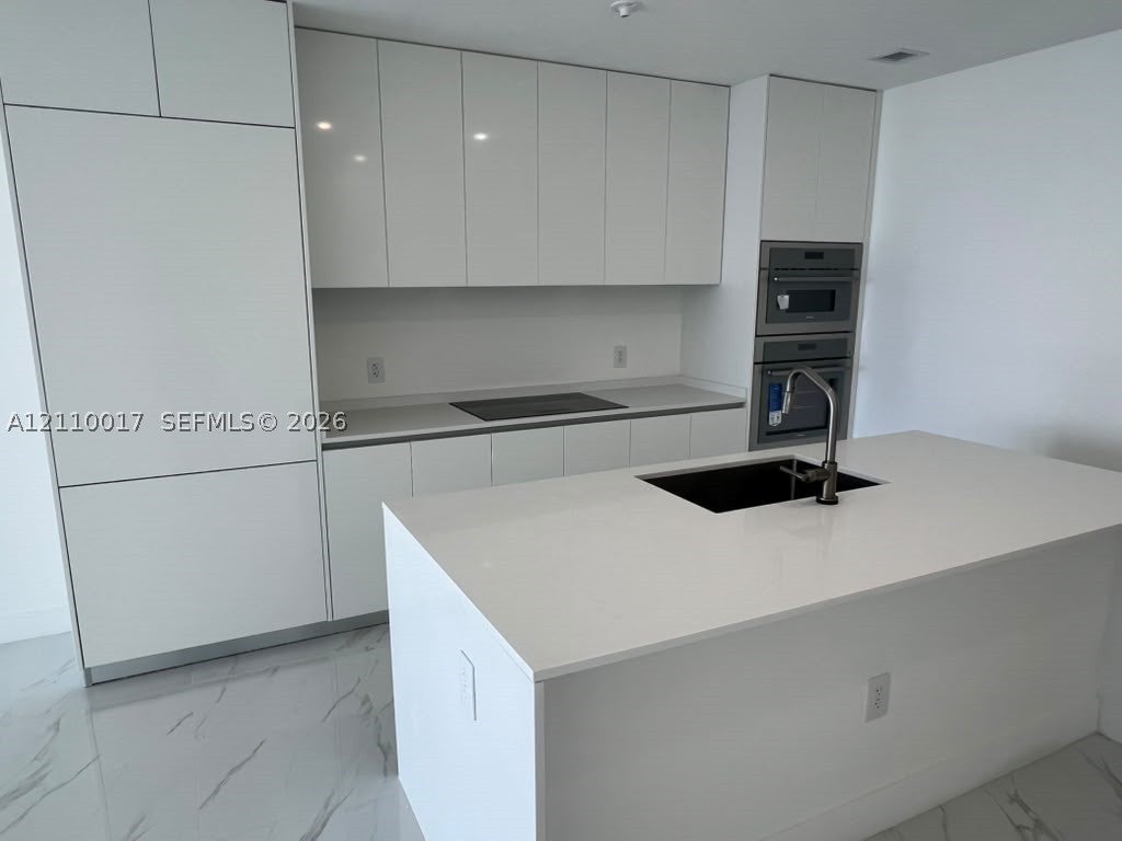 725 NE 24th St 4405