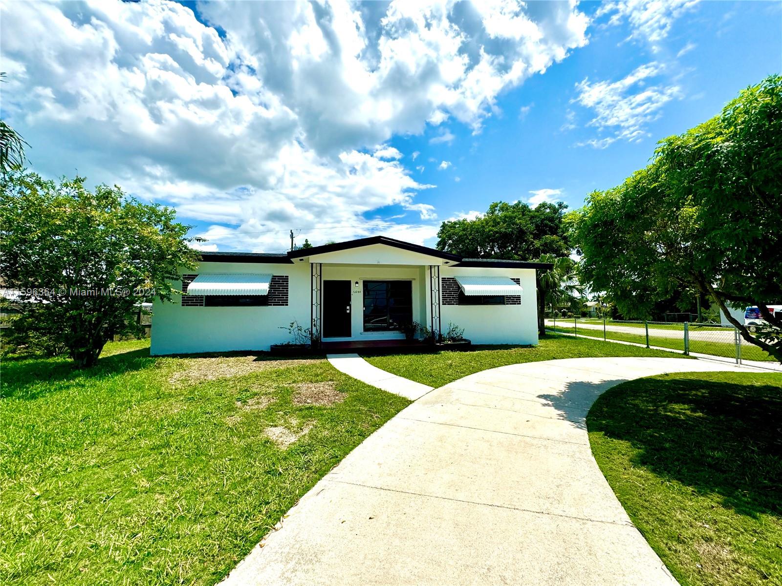 View Miami, FL 33177 house