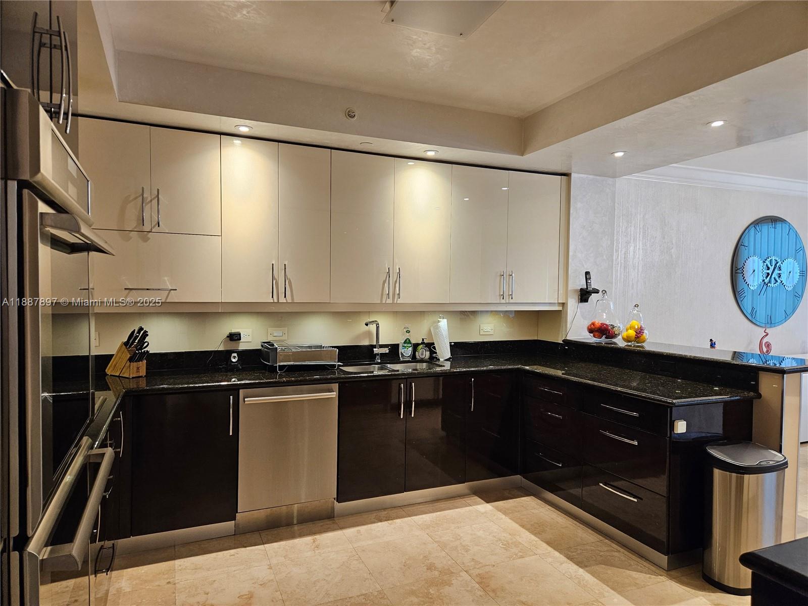 THE PENINSULA CONDO - Residential