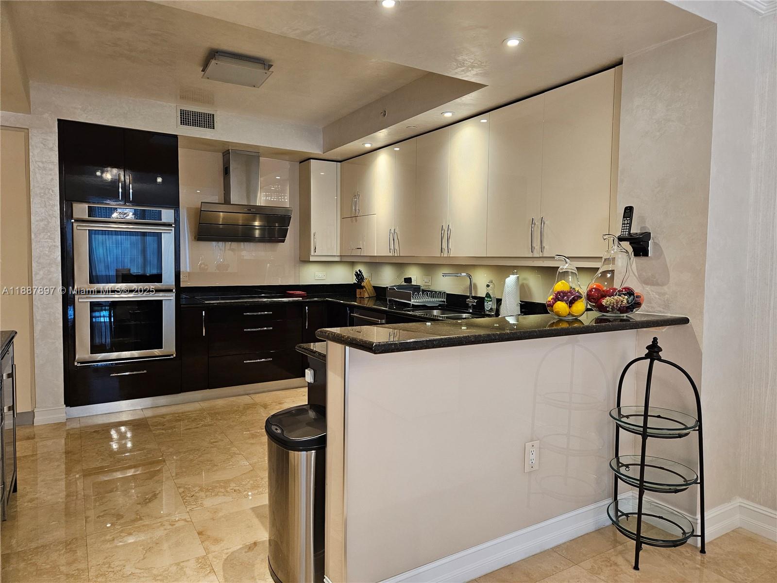 THE PENINSULA CONDO - Residential