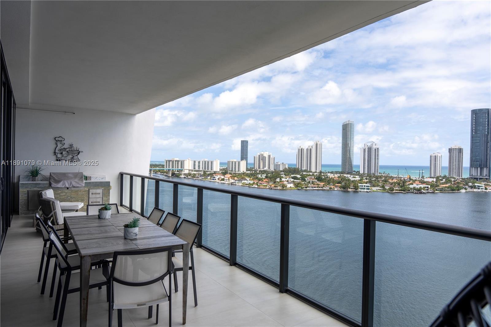 PRIVE CONDO - Residential