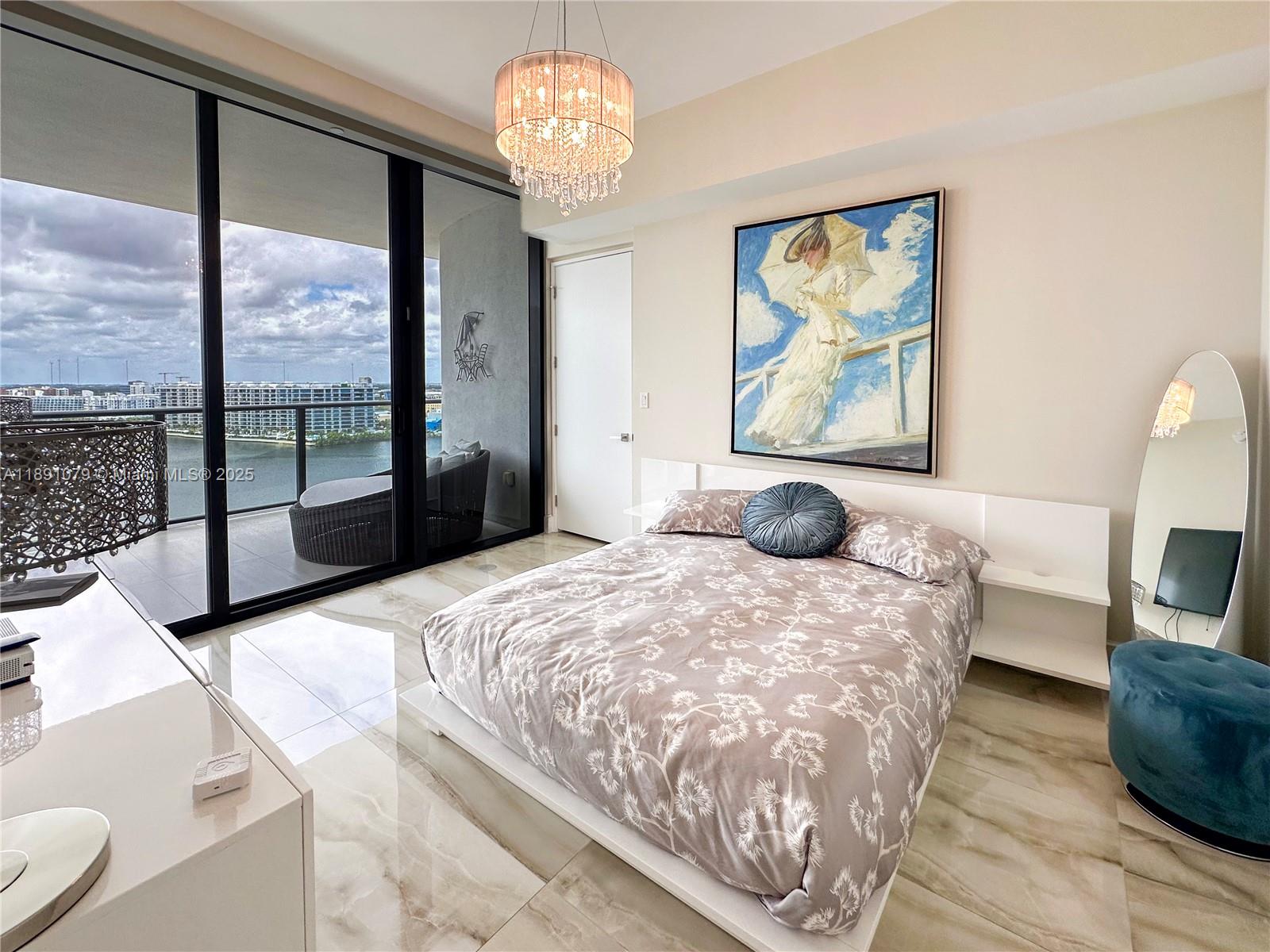 PRIVE CONDO - Residential