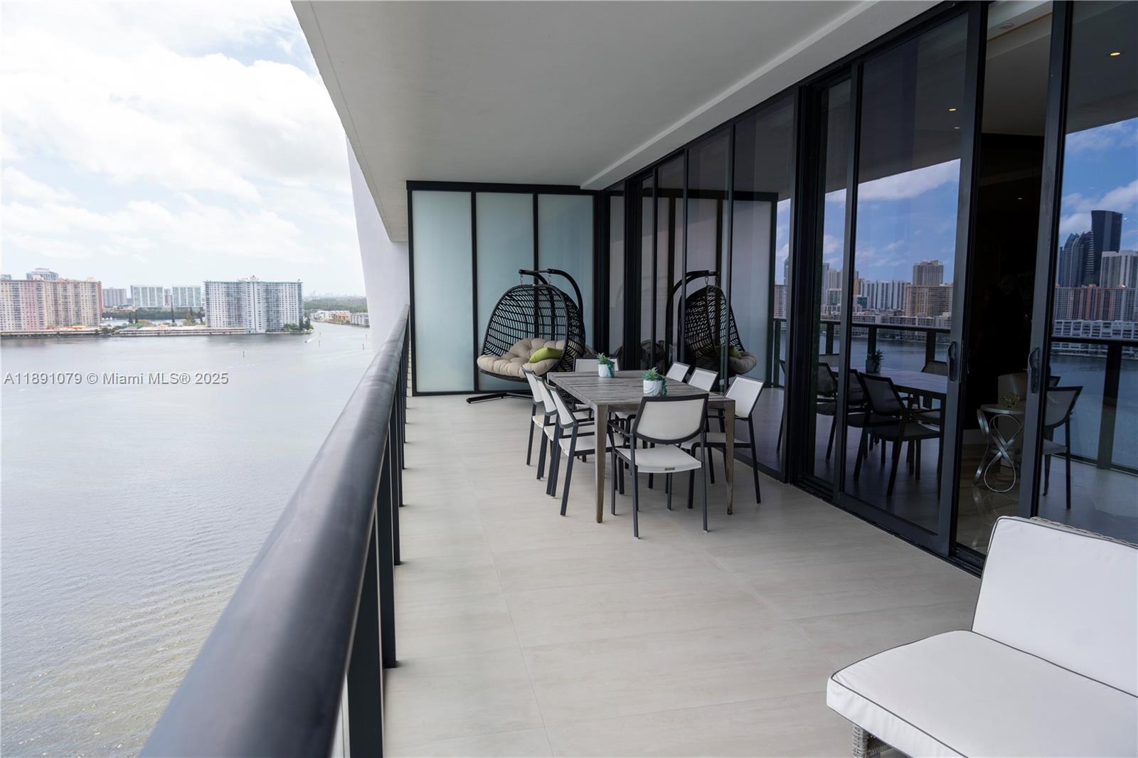 PRIVE CONDO - Residential