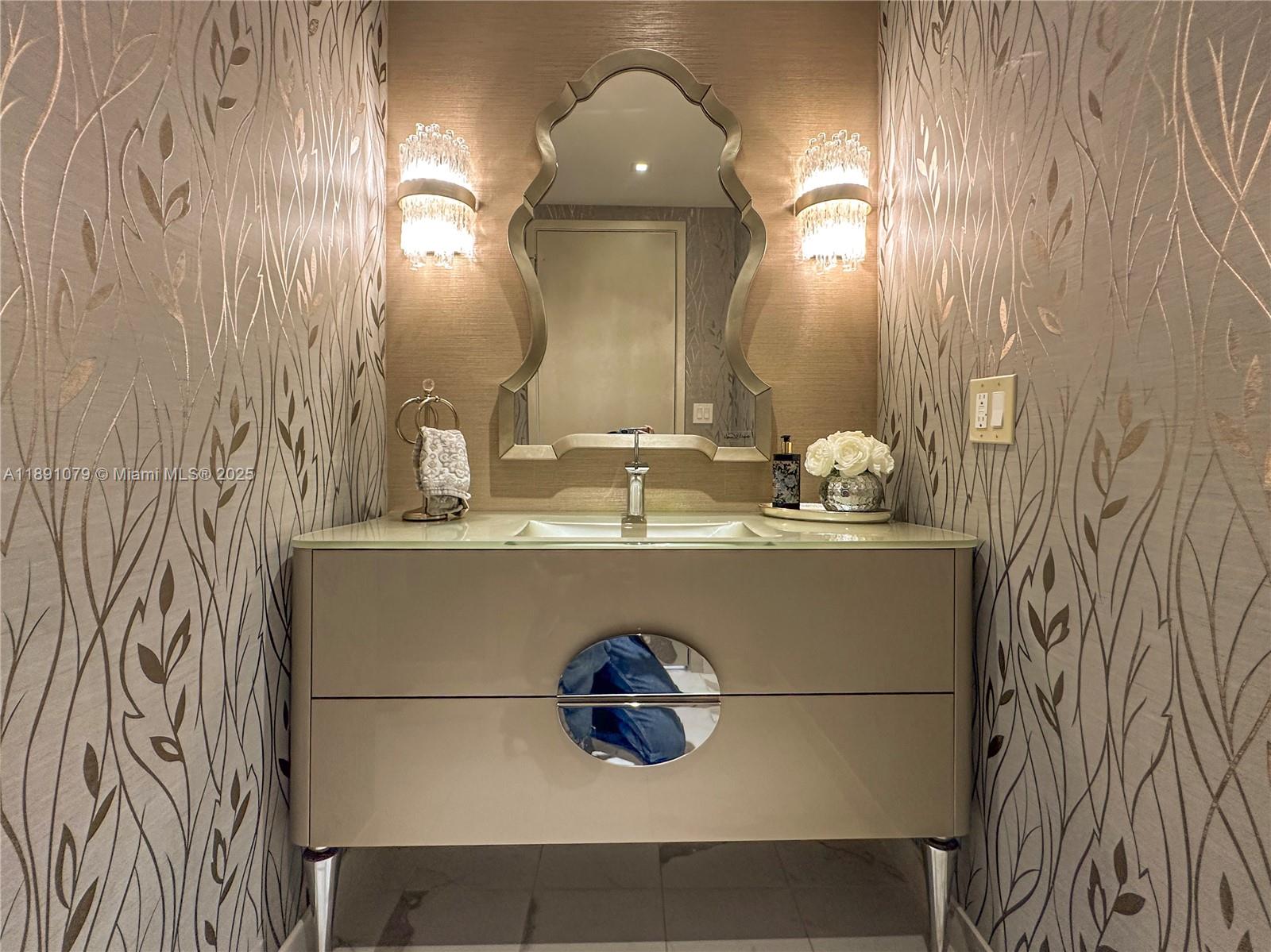 PRIVE CONDO - Residential