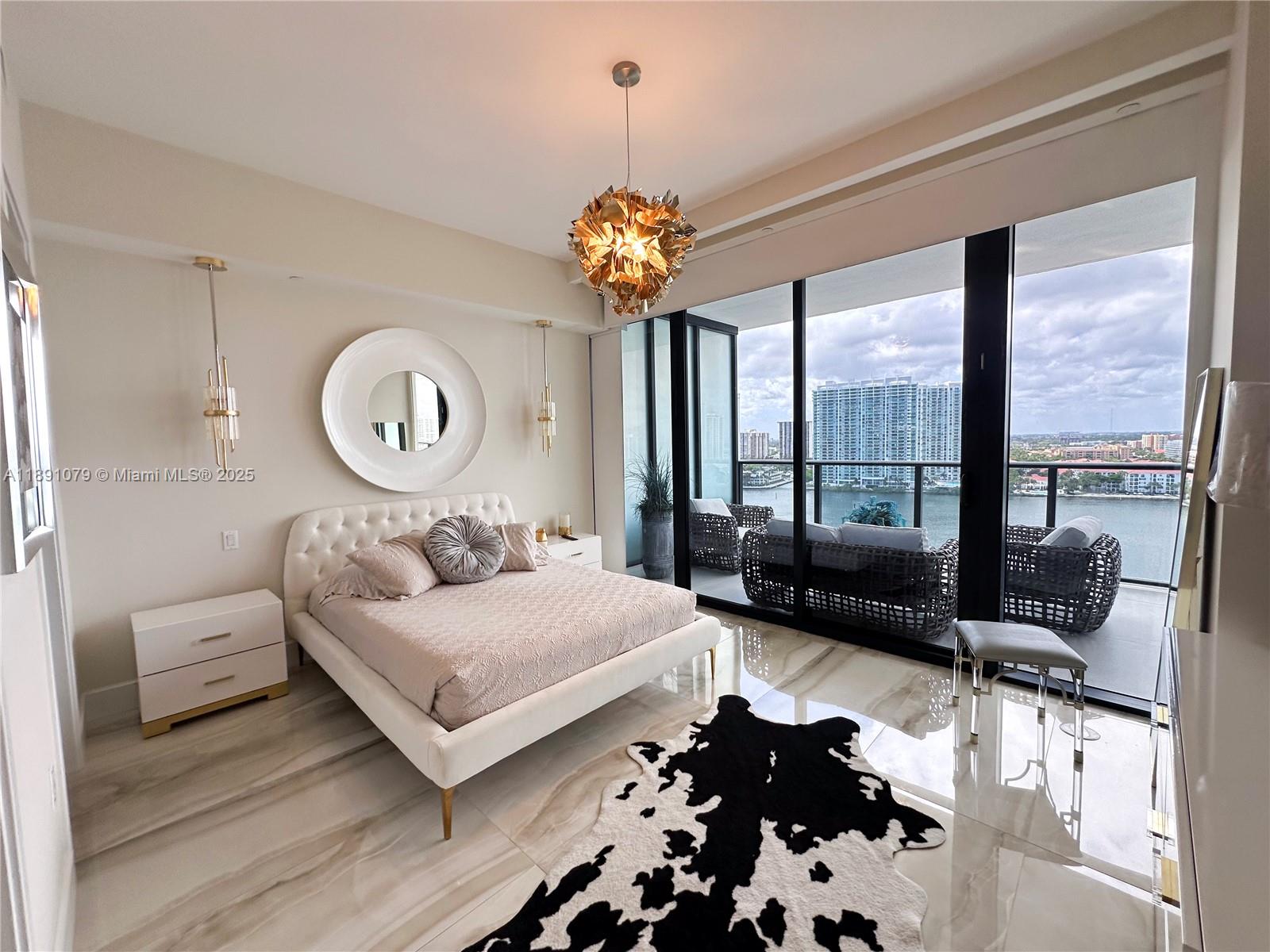 PRIVE CONDO - Residential