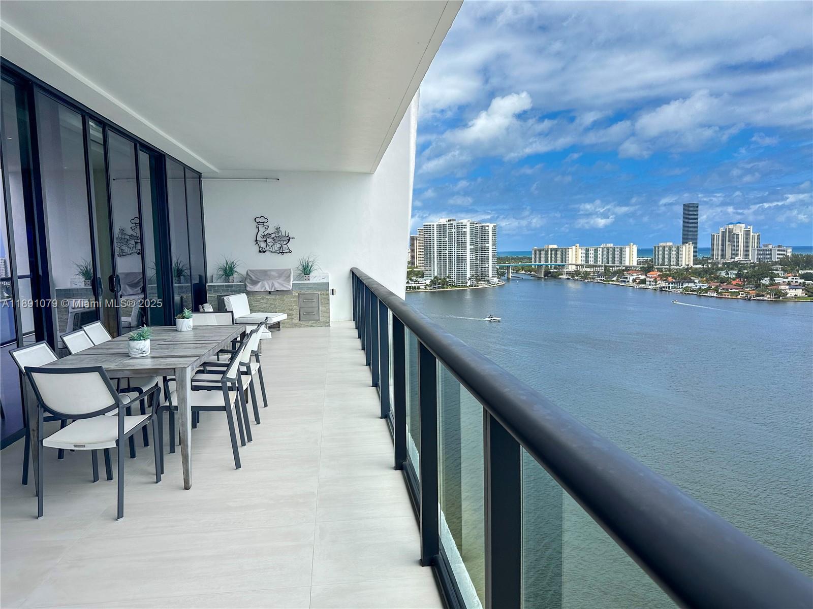 PRIVE CONDO - Residential