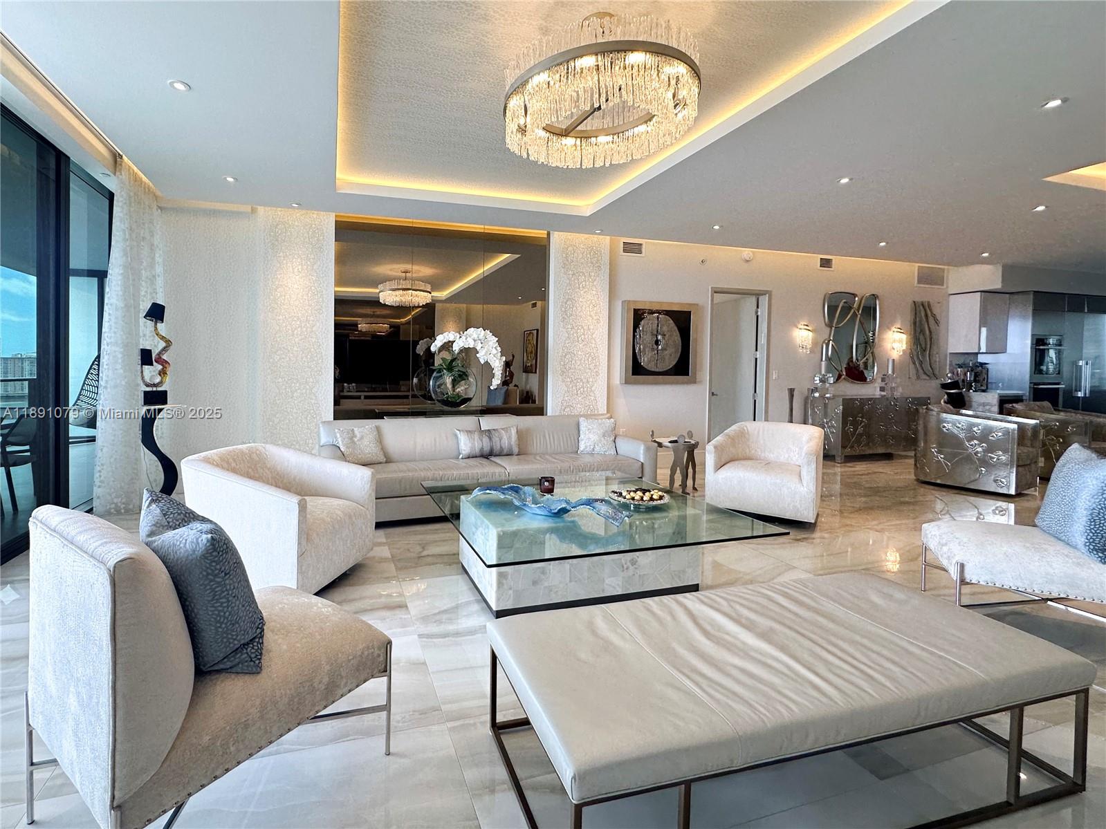 PRIVE CONDO - Residential