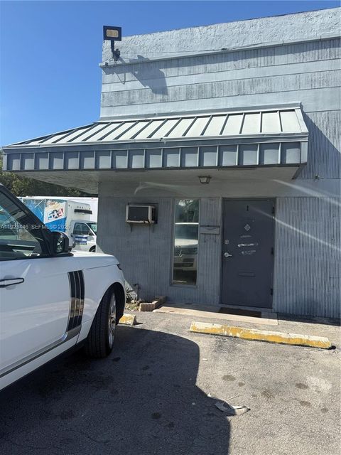 8191 NW 91st Ter 1 Medley FL 33166