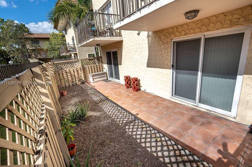 COURTYARDS AT KENDALL CON - Residential