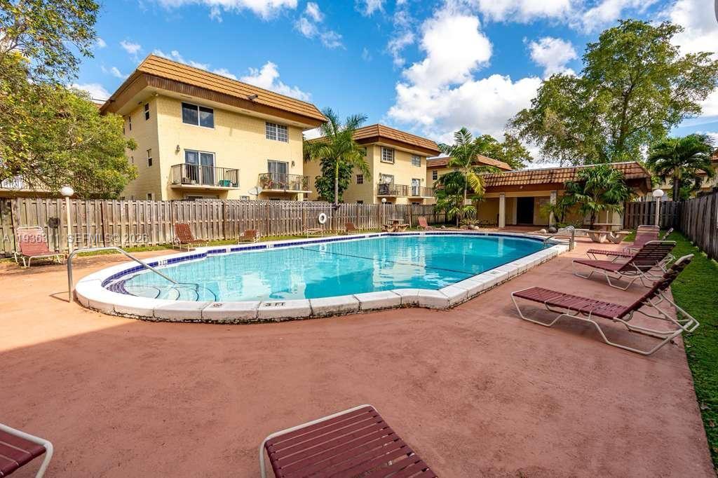 COURTYARDS AT KENDALL CON - Residential