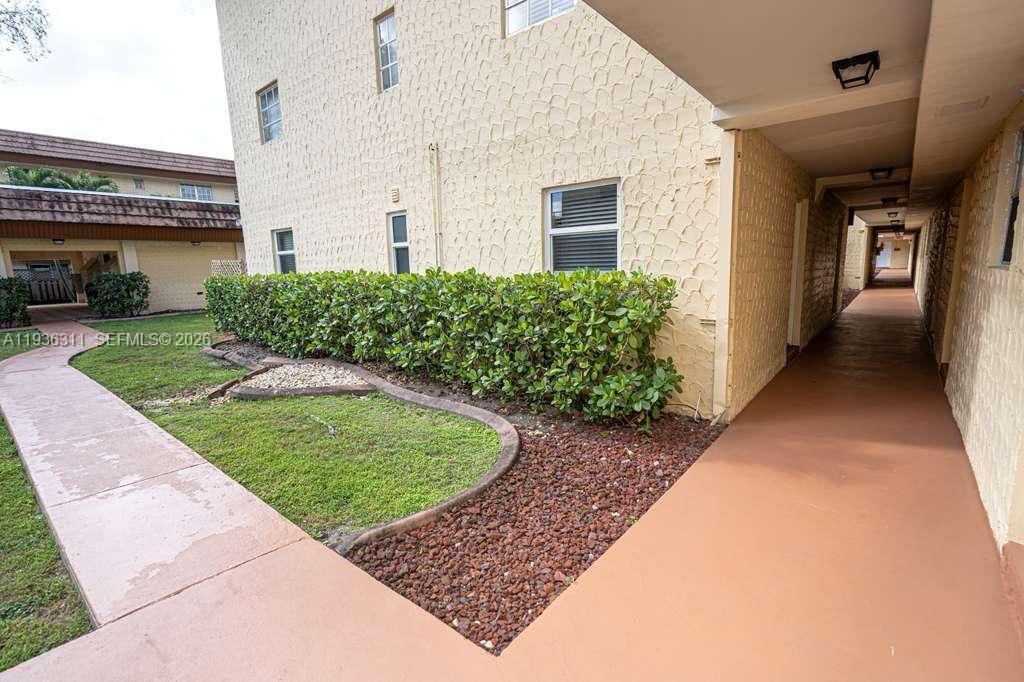 COURTYARDS AT KENDALL CON - Residential