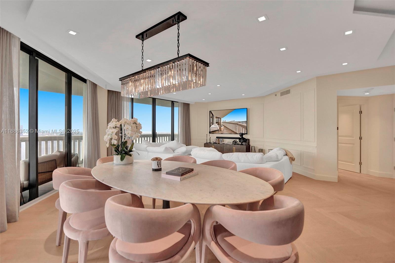2000 ISL BLVD WILLIAMS IS - Residential