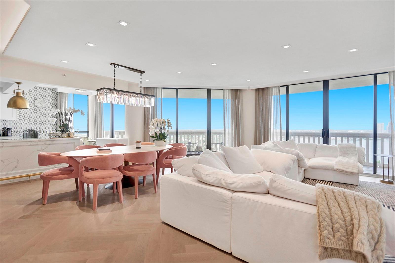 2000 ISL BLVD WILLIAMS IS - Residential