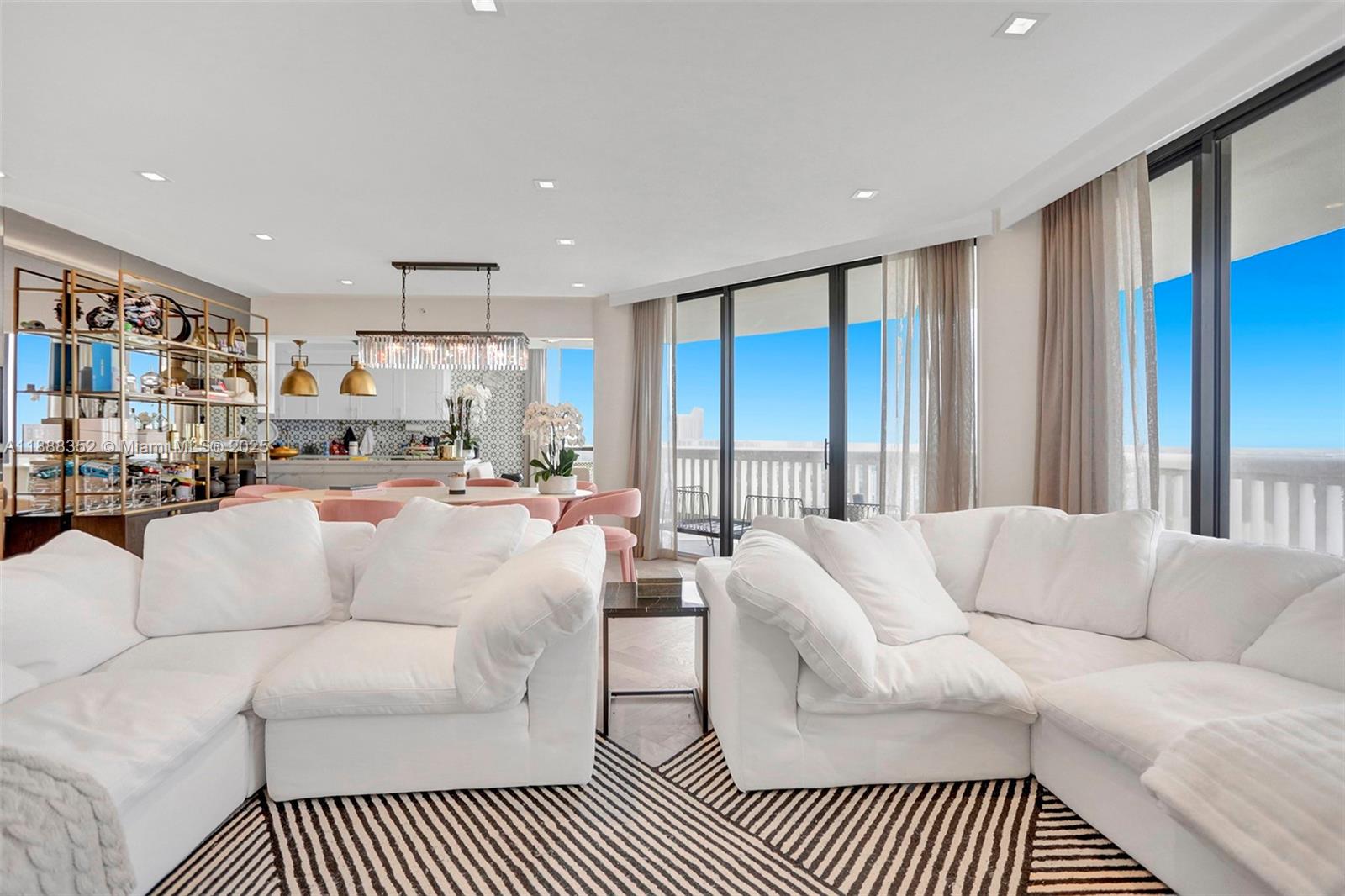 2000 ISL BLVD WILLIAMS IS - Residential