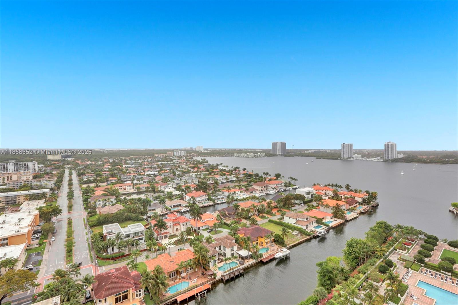 2000 ISL BLVD WILLIAMS IS - Residential
