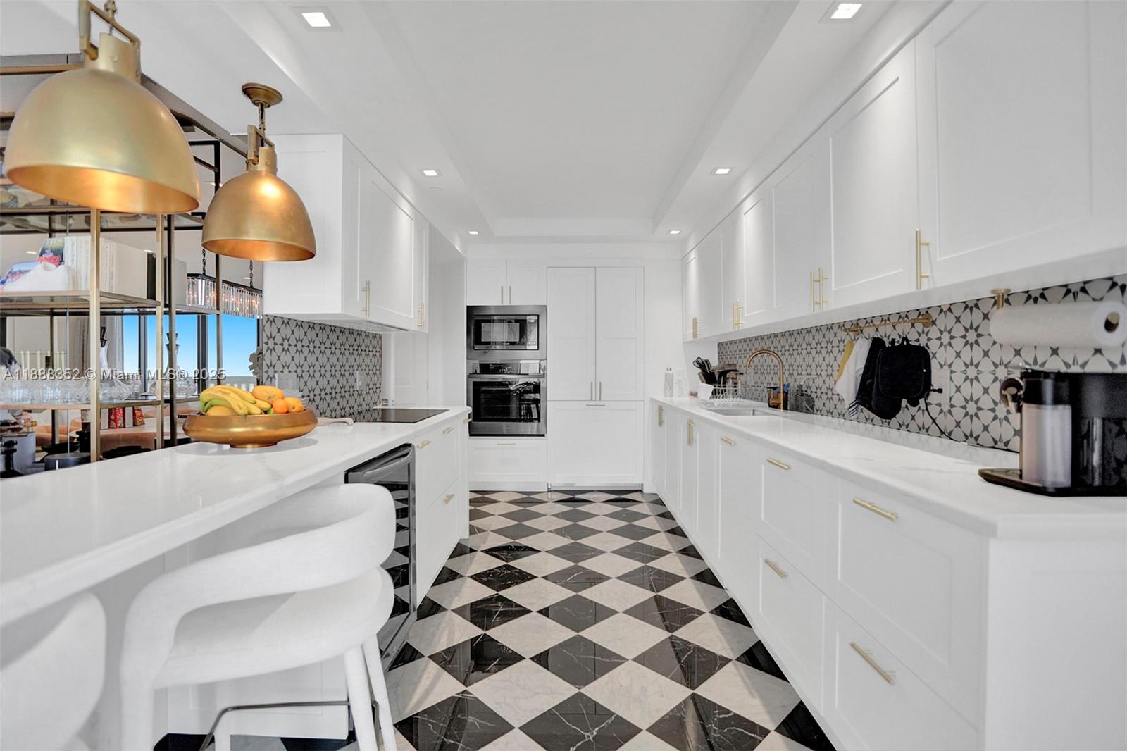 2000 ISL BLVD WILLIAMS IS - Residential
