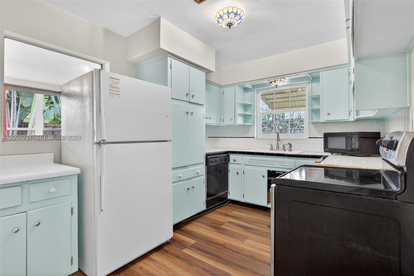 MEADOWBROOK - Residential