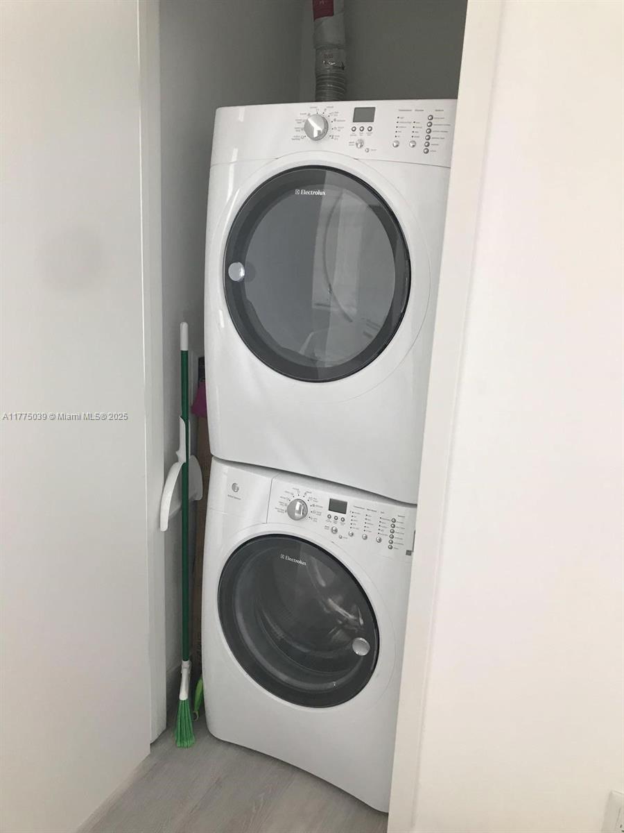 BISCAYNE BEACH CONDO - Residential Lease