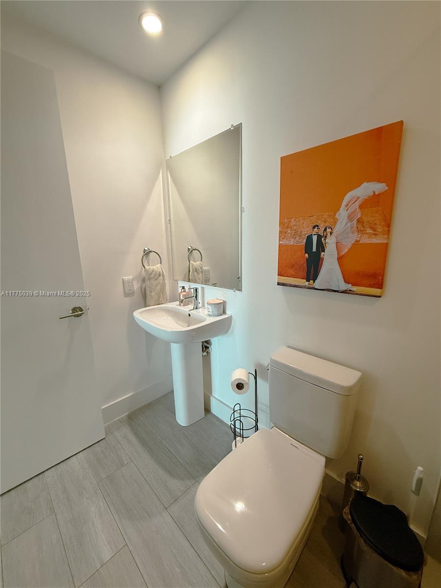 BISCAYNE BEACH CONDO - Residential Lease