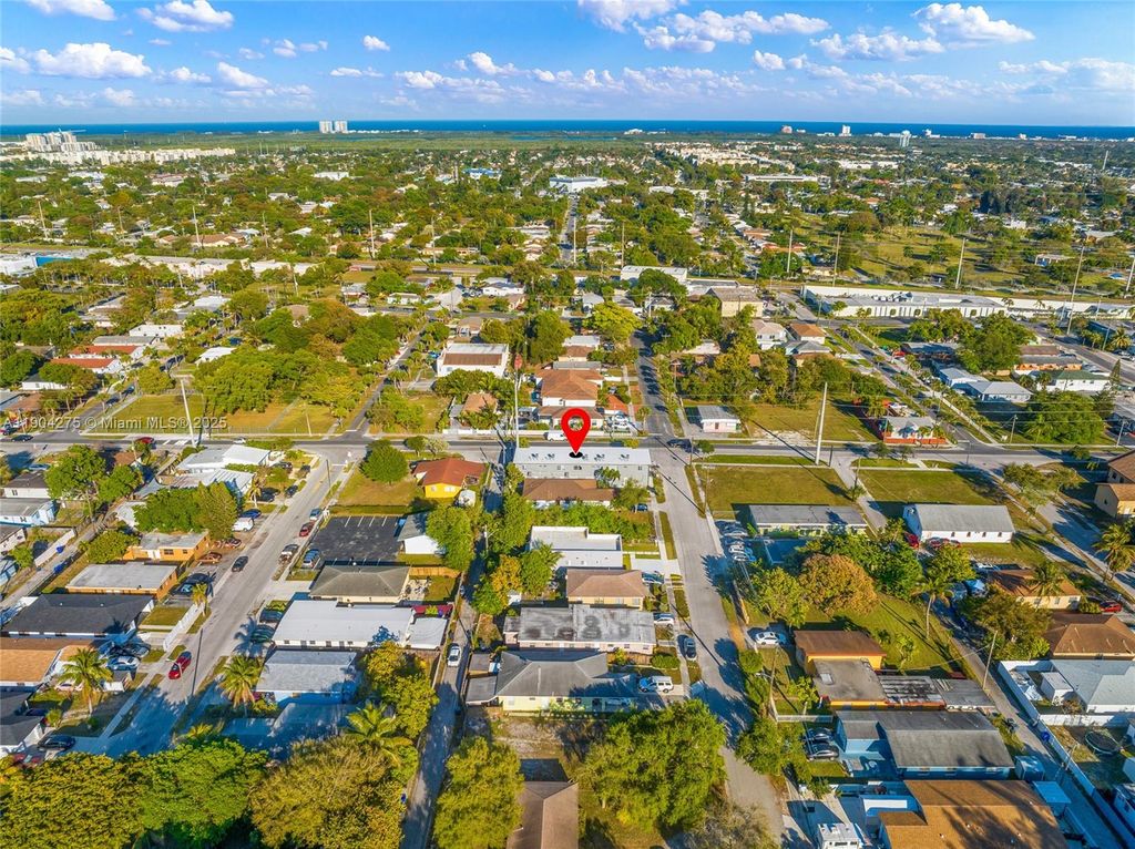 Photo of 2201 Greene St, Hollywood, FL 33020 (MLS # A11904275)