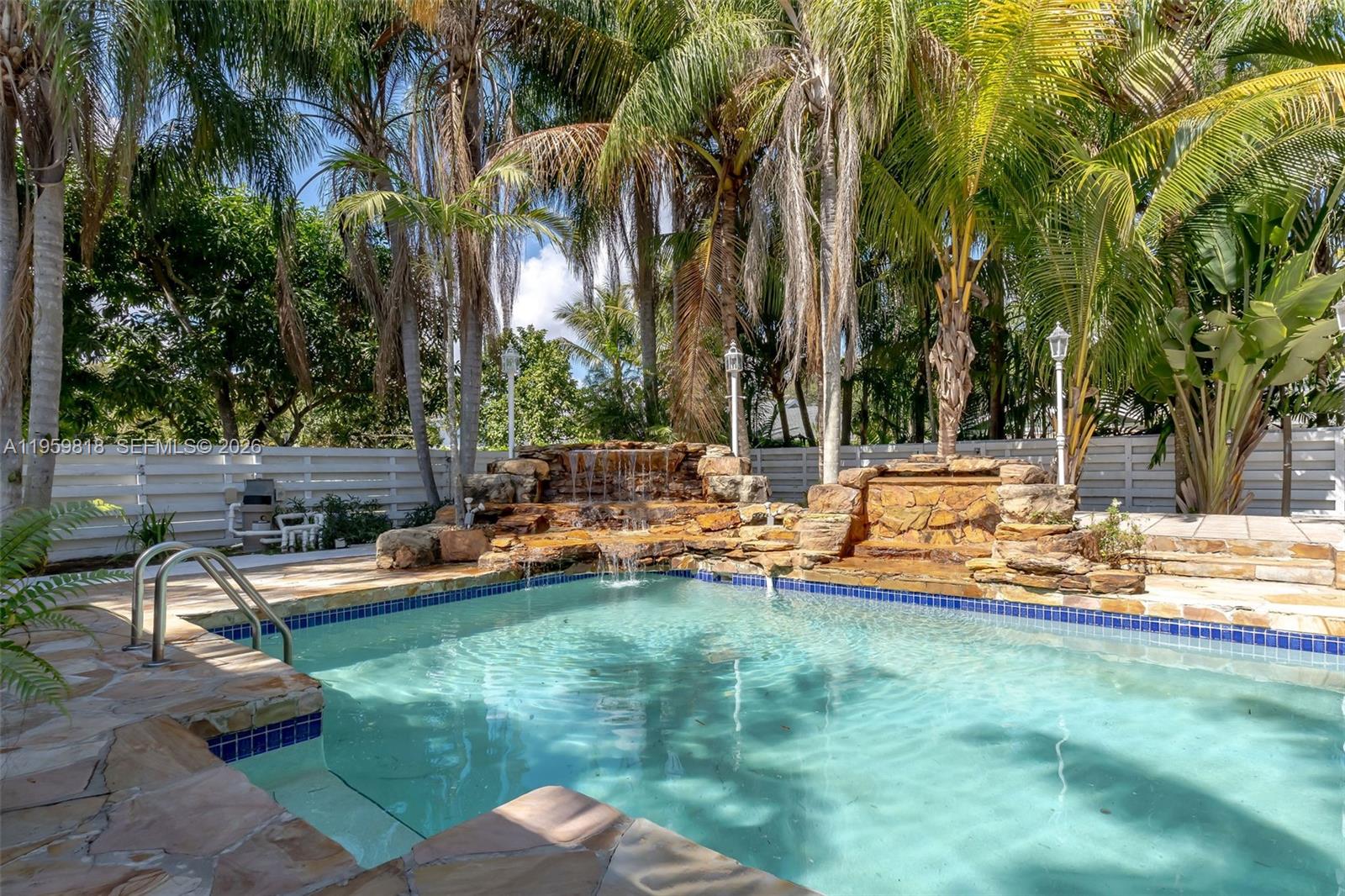 COUNTRY WALK SEC 3 - Residential