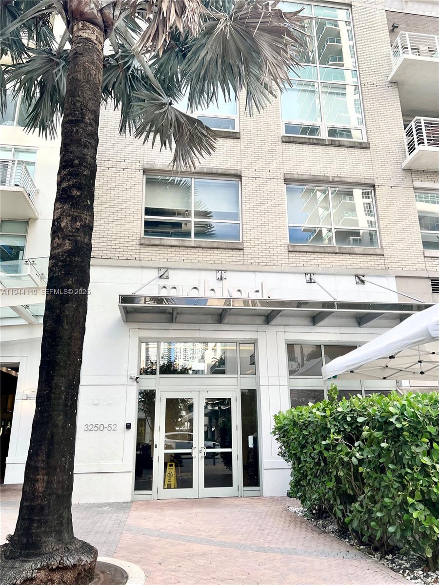 MIDBLOCK MIAMI CONDO - Residential