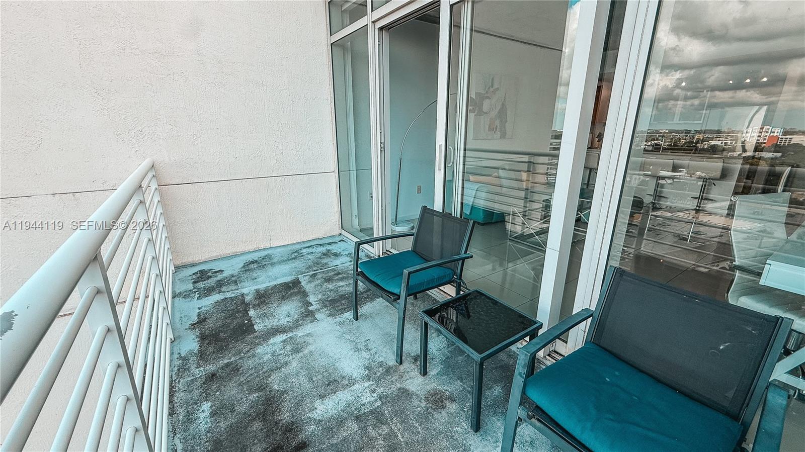 MIDBLOCK MIAMI CONDO - Residential