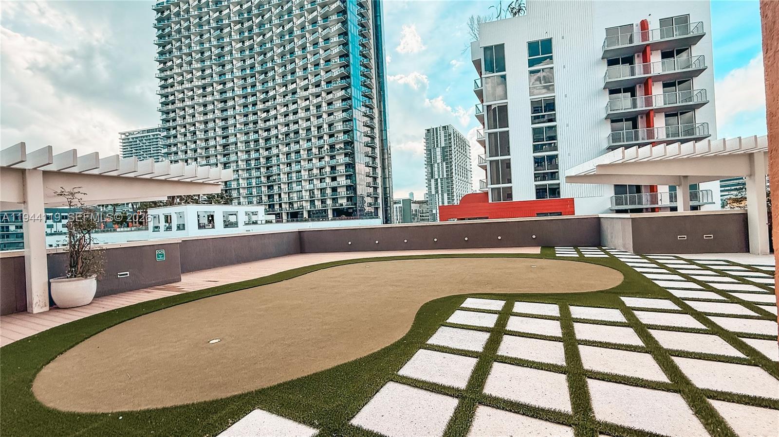 MIDBLOCK MIAMI CONDO - Residential