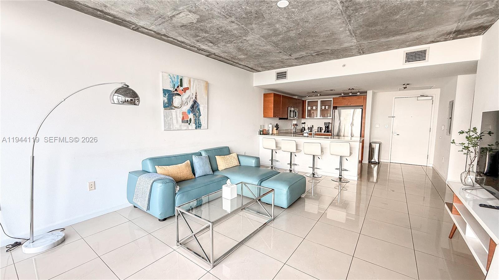 MIDBLOCK MIAMI CONDO - Residential