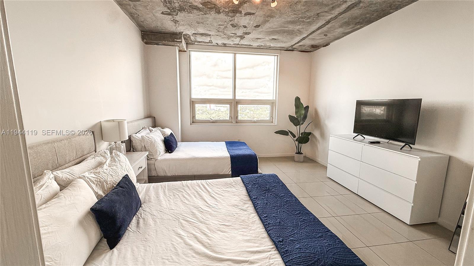 MIDBLOCK MIAMI CONDO - Residential