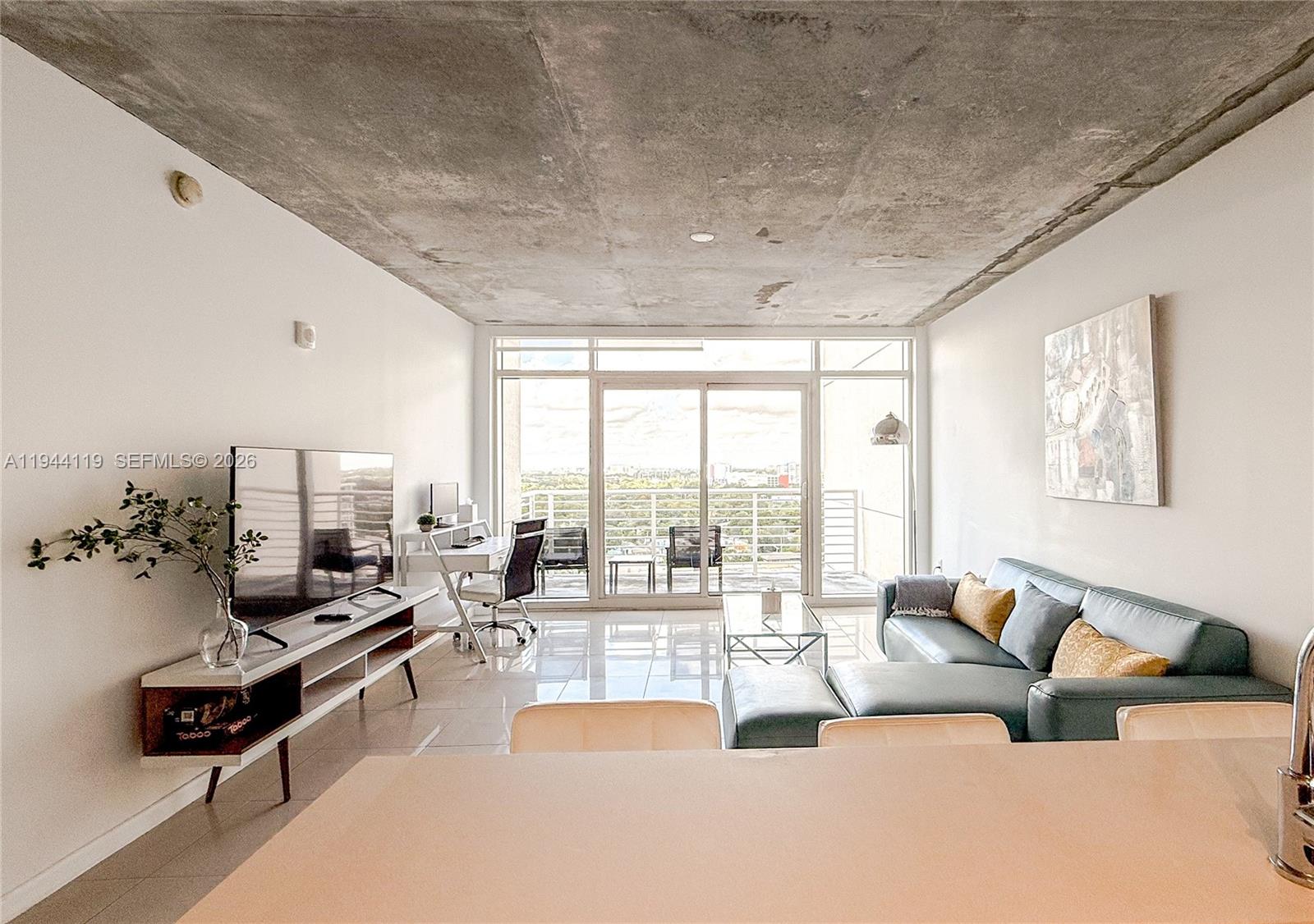 MIDBLOCK MIAMI CONDO - Residential