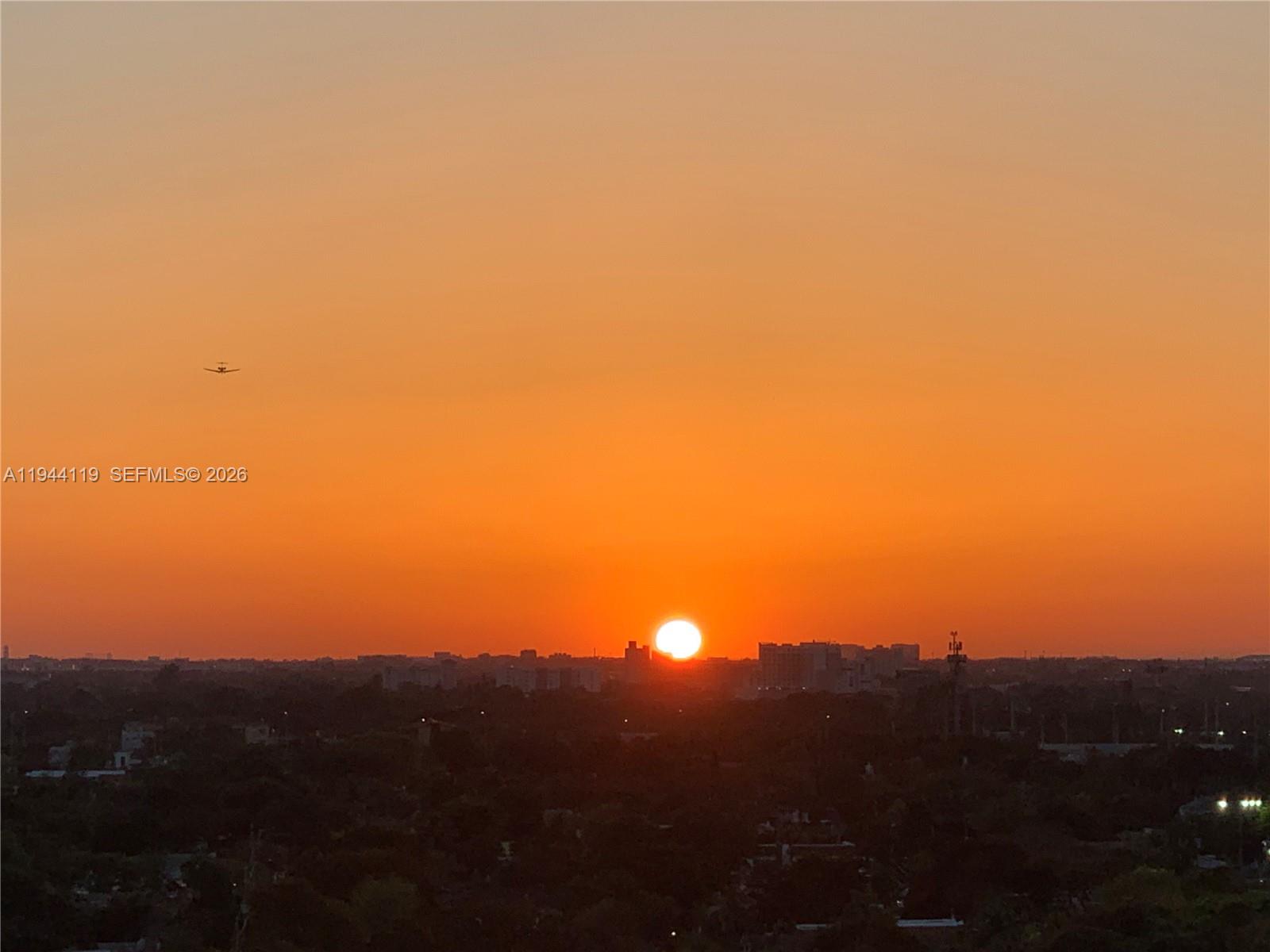 MIDBLOCK MIAMI CONDO - Residential