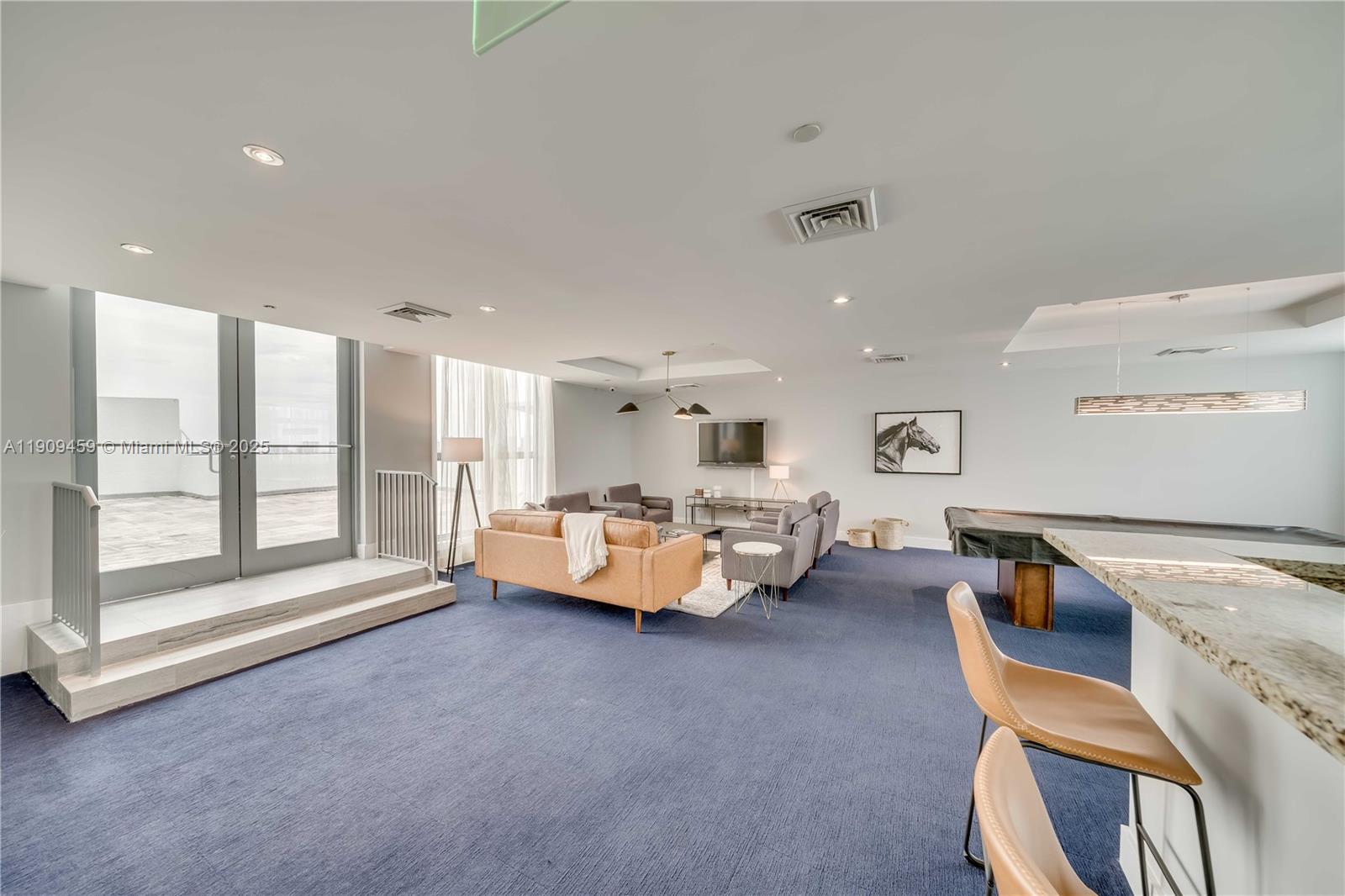 HOLLYWOOD STATION RES CON - Residential Lease