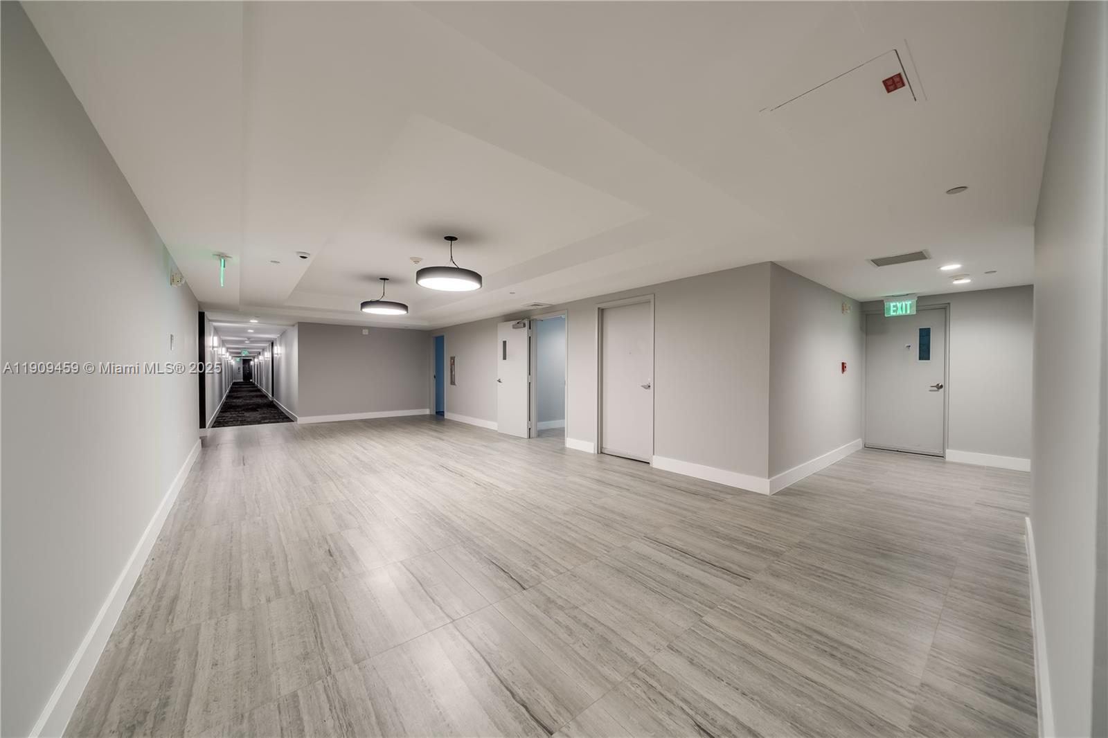 HOLLYWOOD STATION RES CON - Residential Lease