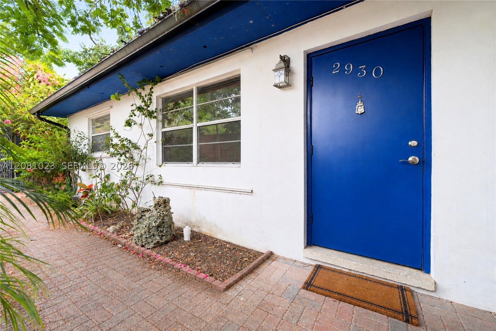 2928 Louise St 30
