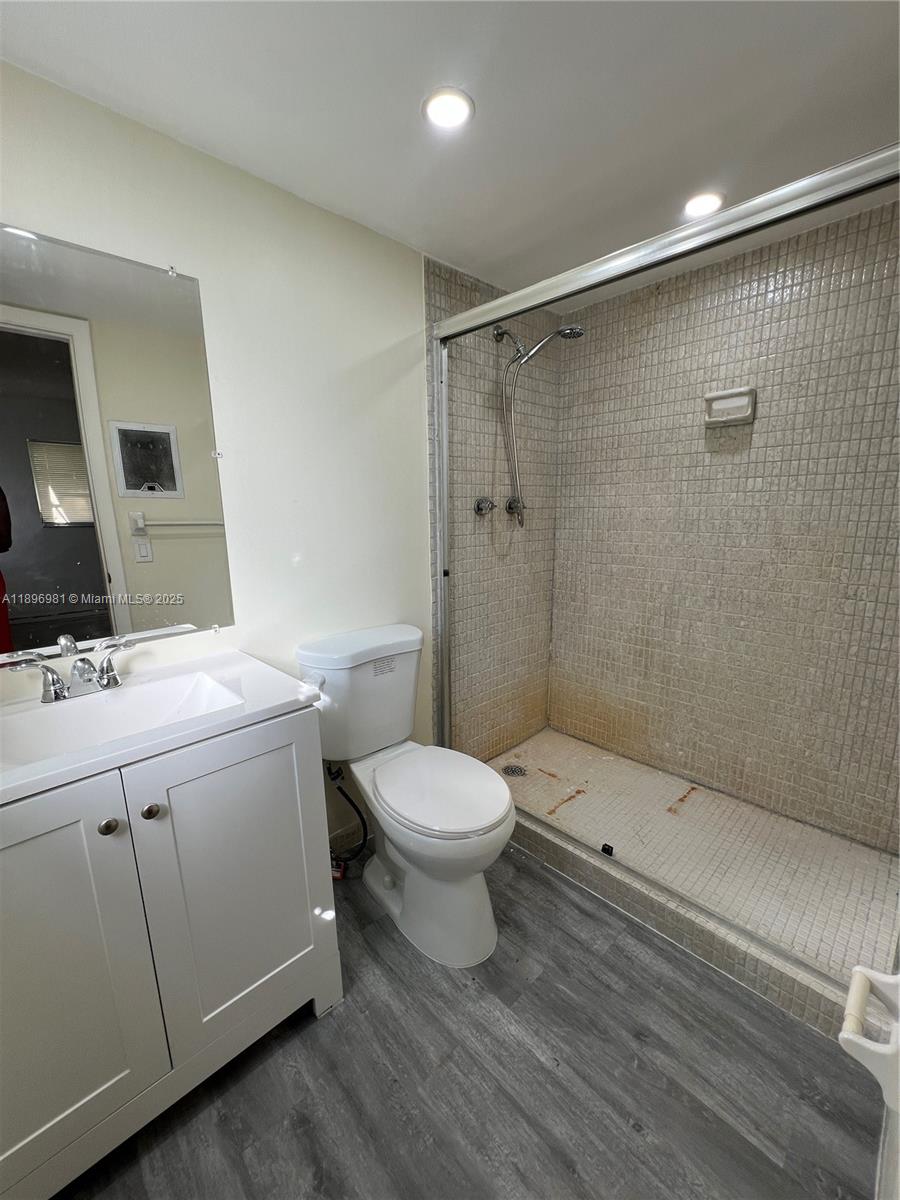 EDGEWOOD GREENS CONDO - Residential Lease