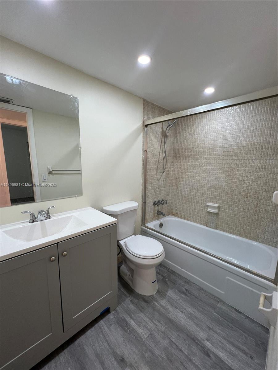 EDGEWOOD GREENS CONDO - Residential Lease