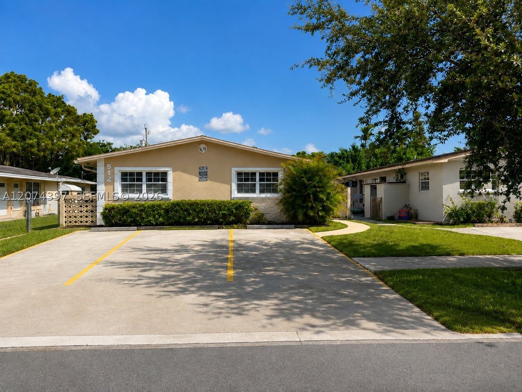 Photo of 512 SW 10th St, Hallandale Beach, FL 33009 (MLS # A12074397)