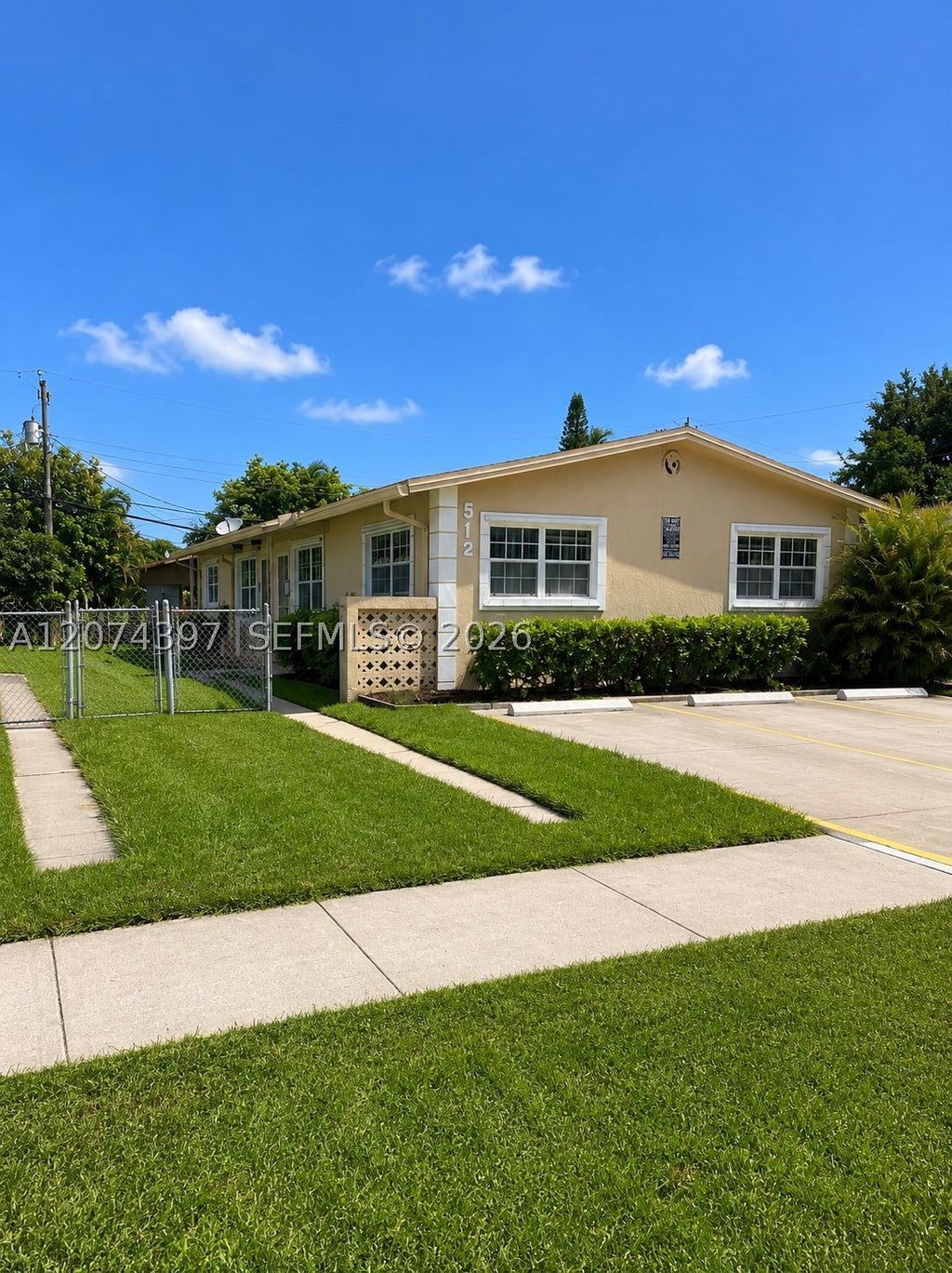 Photo of 512 SW 10th St, Hallandale Beach, FL 33009 (MLS # A12074397)