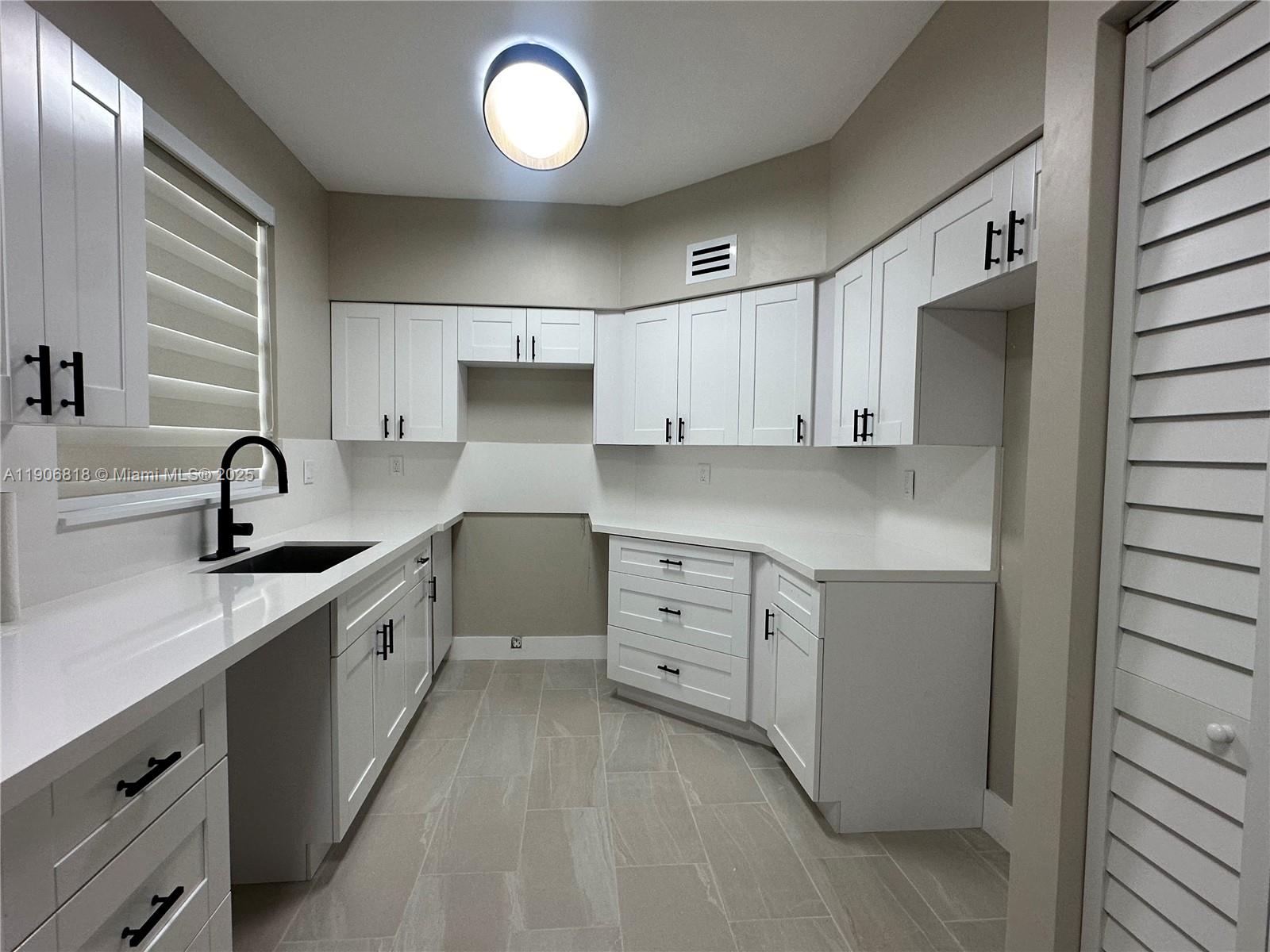 REGATTA POINTE CONDO NO E - Residential Lease