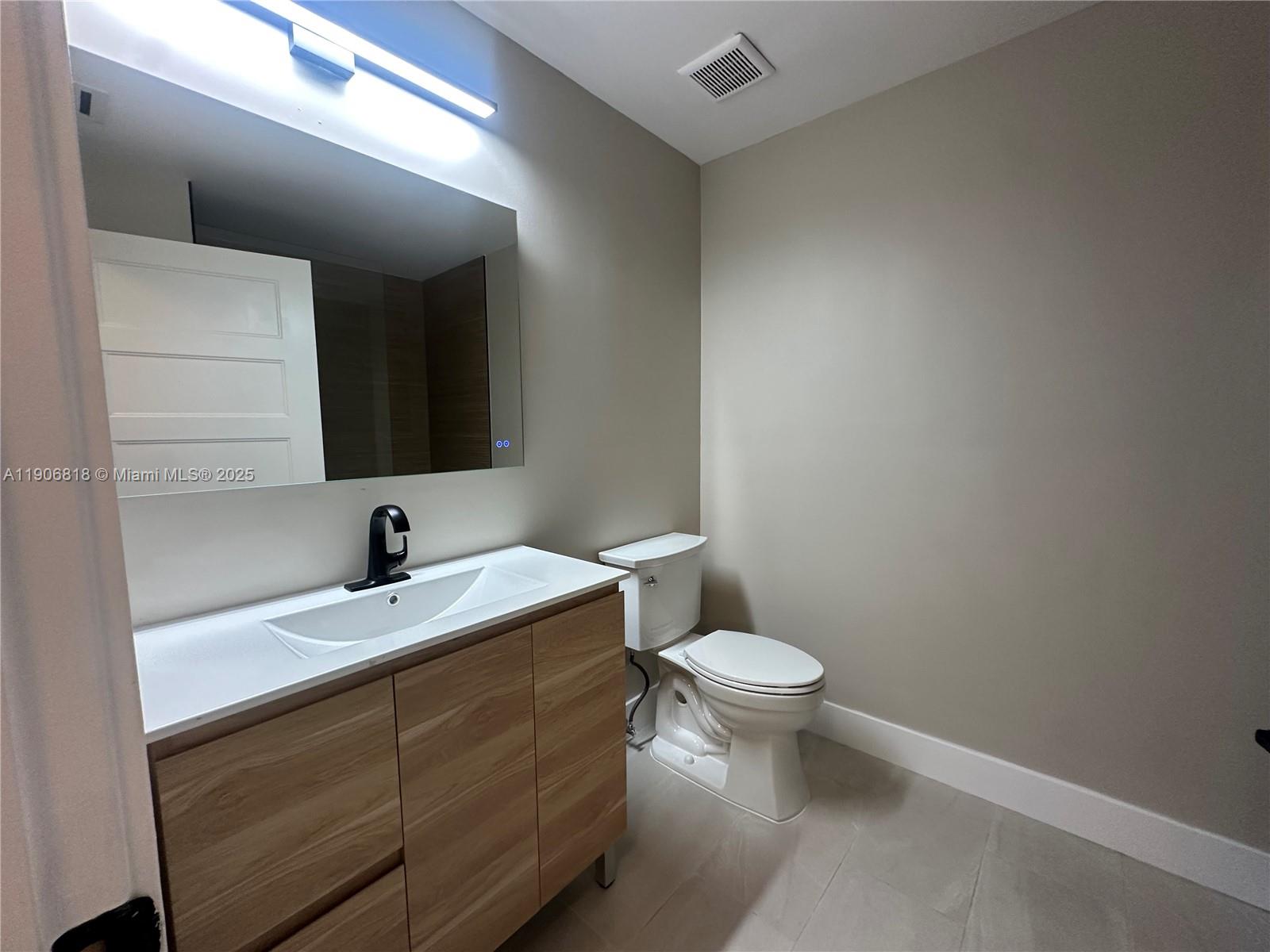 REGATTA POINTE CONDO NO E - Residential Lease